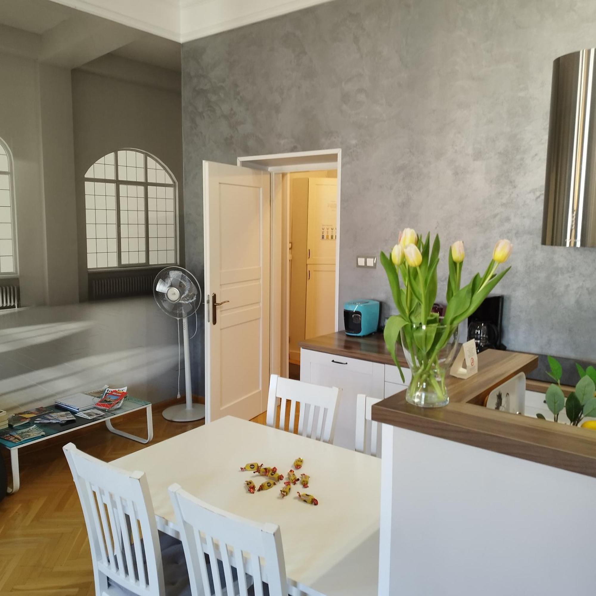 Novo Mundo Apartment *